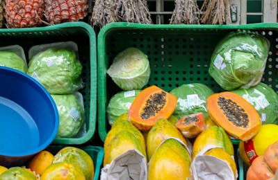 Fresh export-grade fruits at market